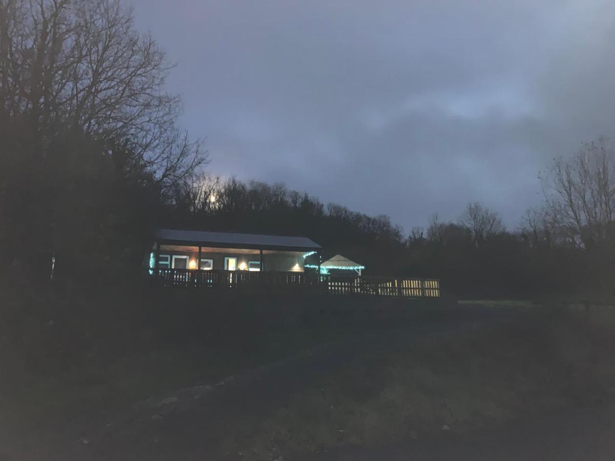 Kabin In The Woods Llandybie Luaran gambar