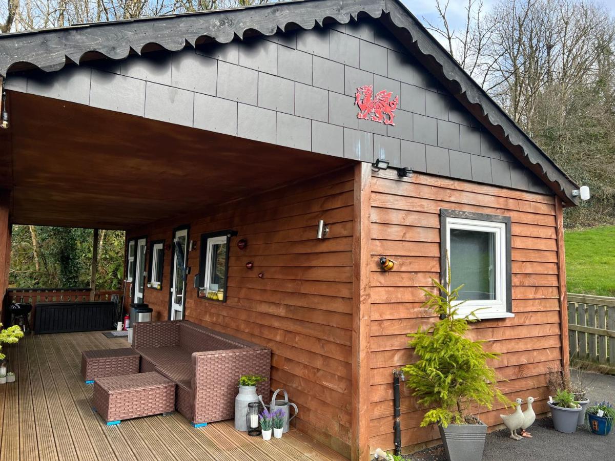 Kabin In The Woods Llandybie Luaran gambar